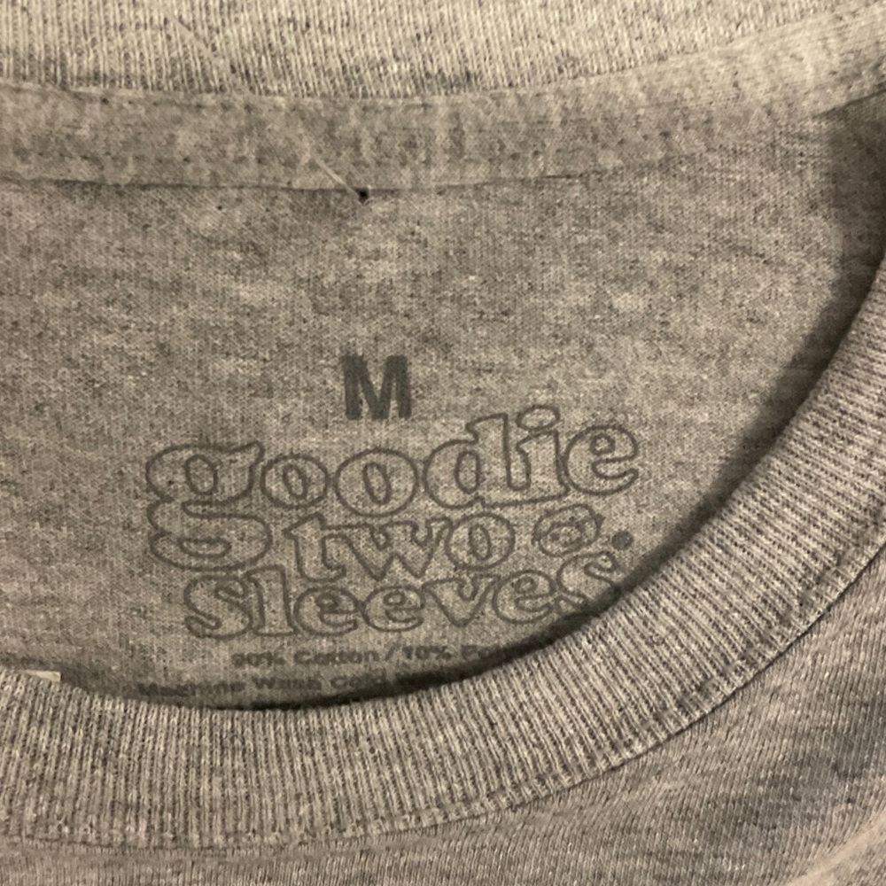 Gray Paris Tee with Blue and Red Design - Picture 5 of 5